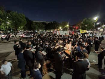 מדוע עורכים קידוש לבנה במוצאי ט' באב?